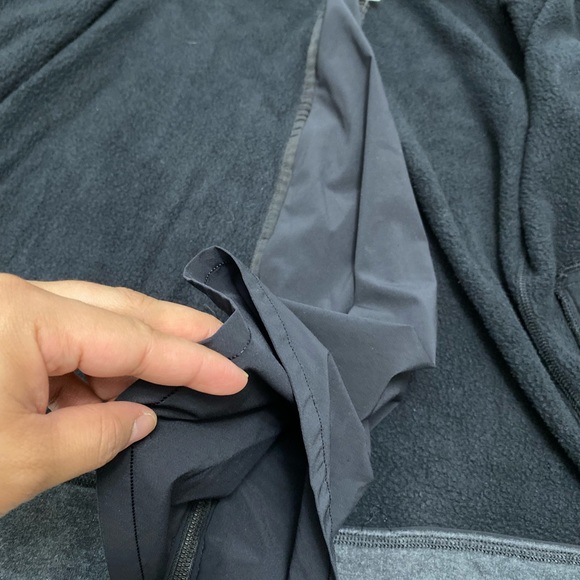 Lululemon Jacket (size 8) - Picture 6 of 10